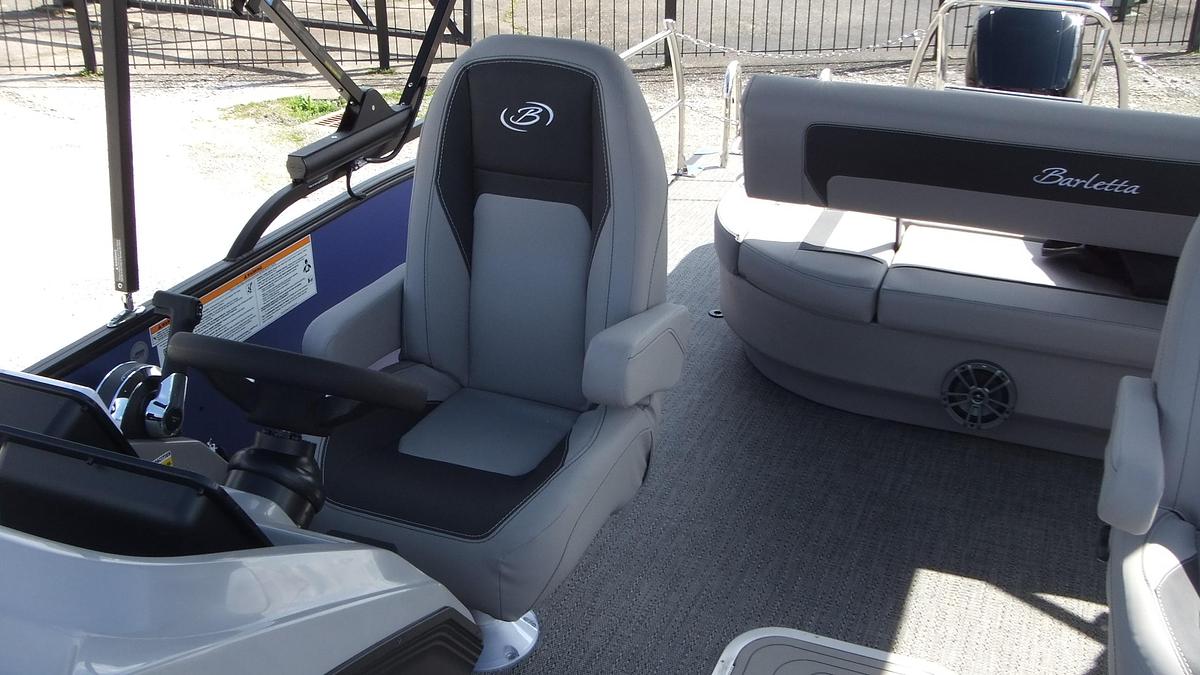 2026 Barletta Pontoons Aria A22UC