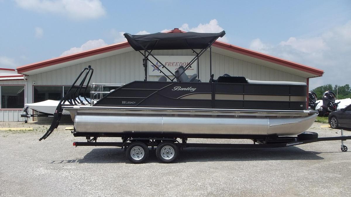 2027 Bentley Pontoons Legacy 223 Swingback