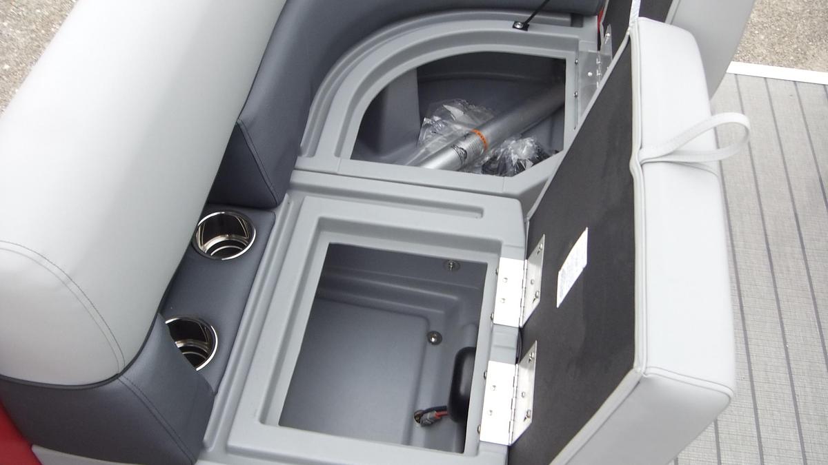 2026 Bentley Pontoons 18LE