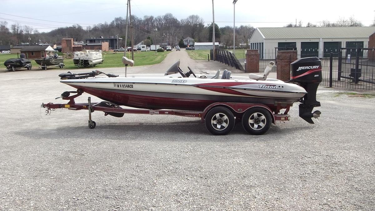 Used 2000 Triton Boats 200XP