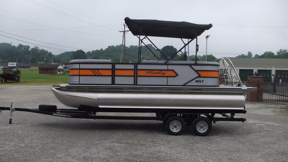 2027 Bentley Pontoons Bolt
