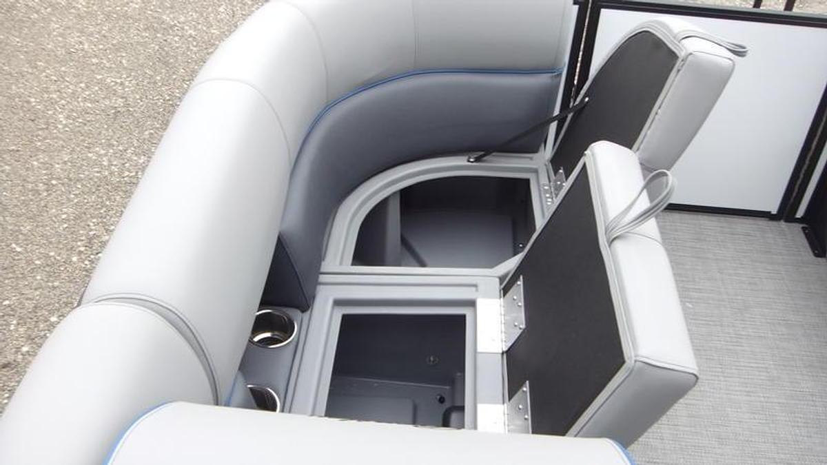 2025 Bentley Pontoons Bolt 223