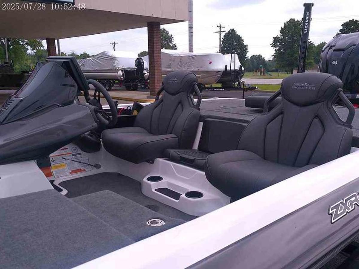 2025 Skeeter Boats ZXR21