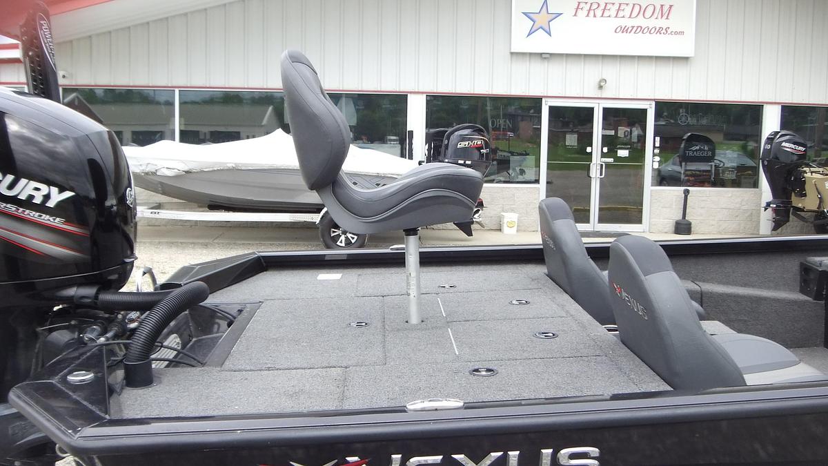 Used 2019  Vexus Boats AVX 1980