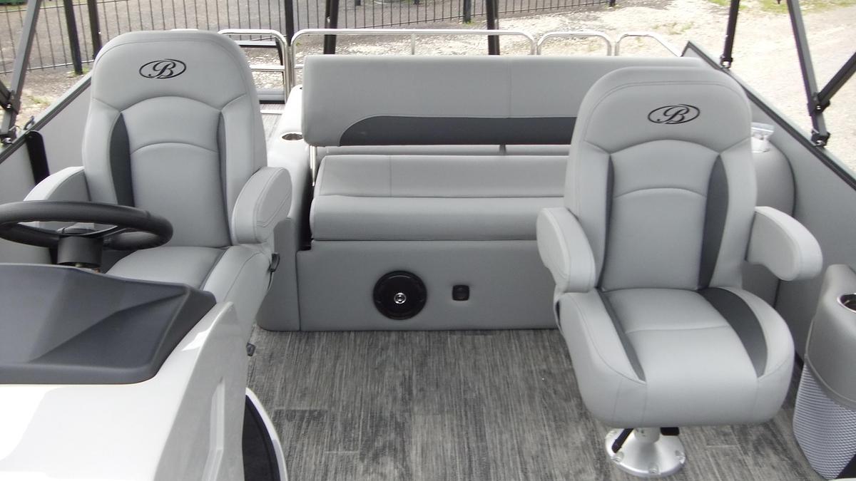 2026 Bentley Pontoons Legacy 200 Swingback