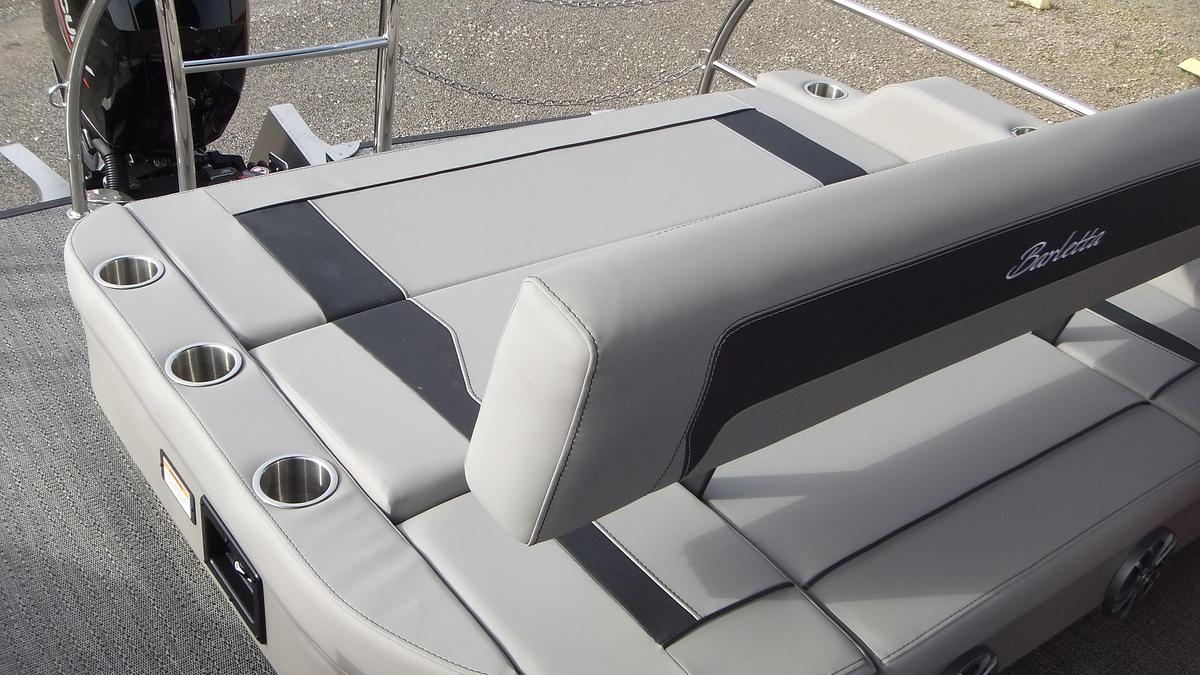 2026 Barletta Pontoons Aria A22UC
