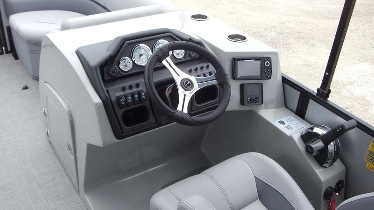2025 Bentley Pontoons Legacy 200 Navigator