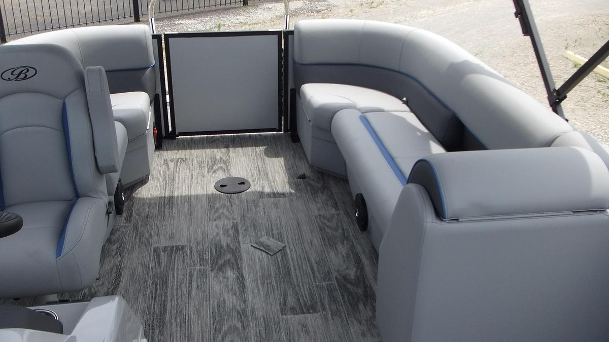 2026 Bentley Pontoons Bolt