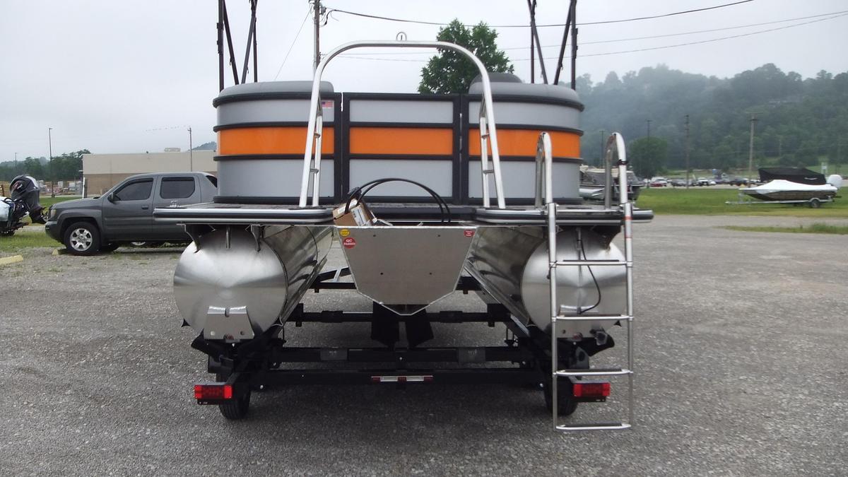 2027 Bentley Pontoons Bolt