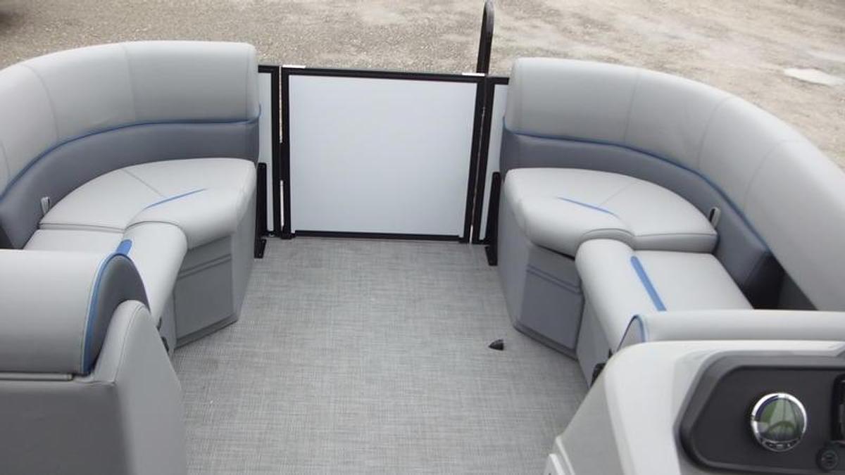 2025 Bentley Pontoons Bolt 223