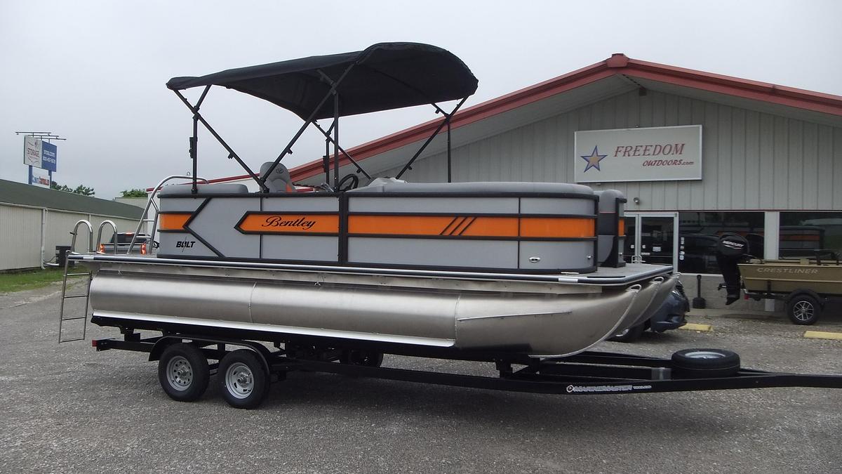 2027 Bentley Pontoons Bolt