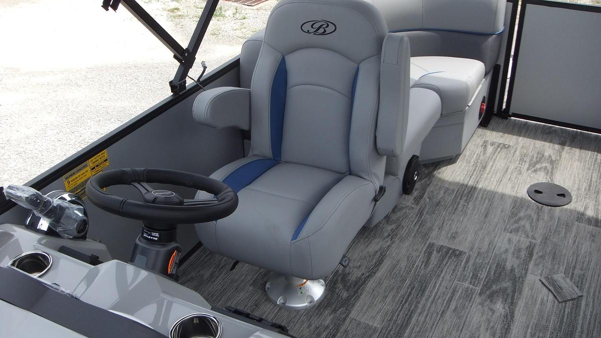 2026 Bentley Pontoons Bolt