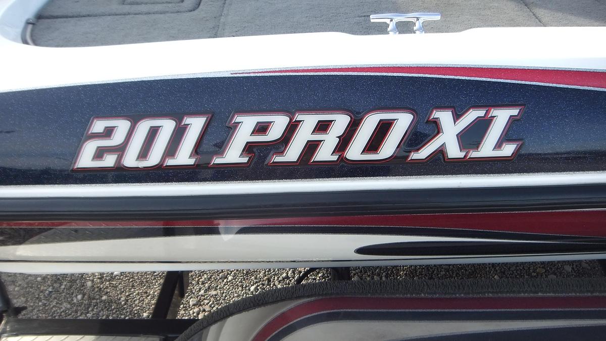 Used 2003 Stratos Boats 201 PXL