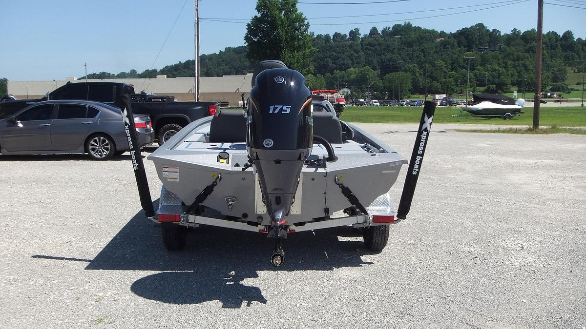 2027 Xpress Boats H20