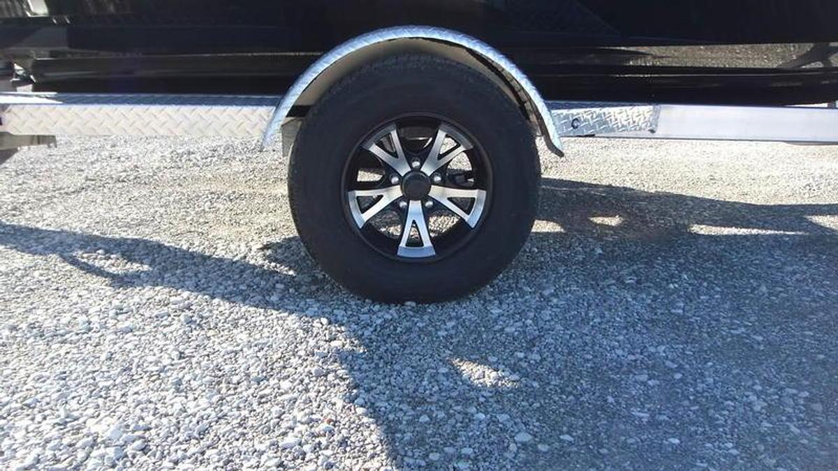 2025 Xpress Boats H17