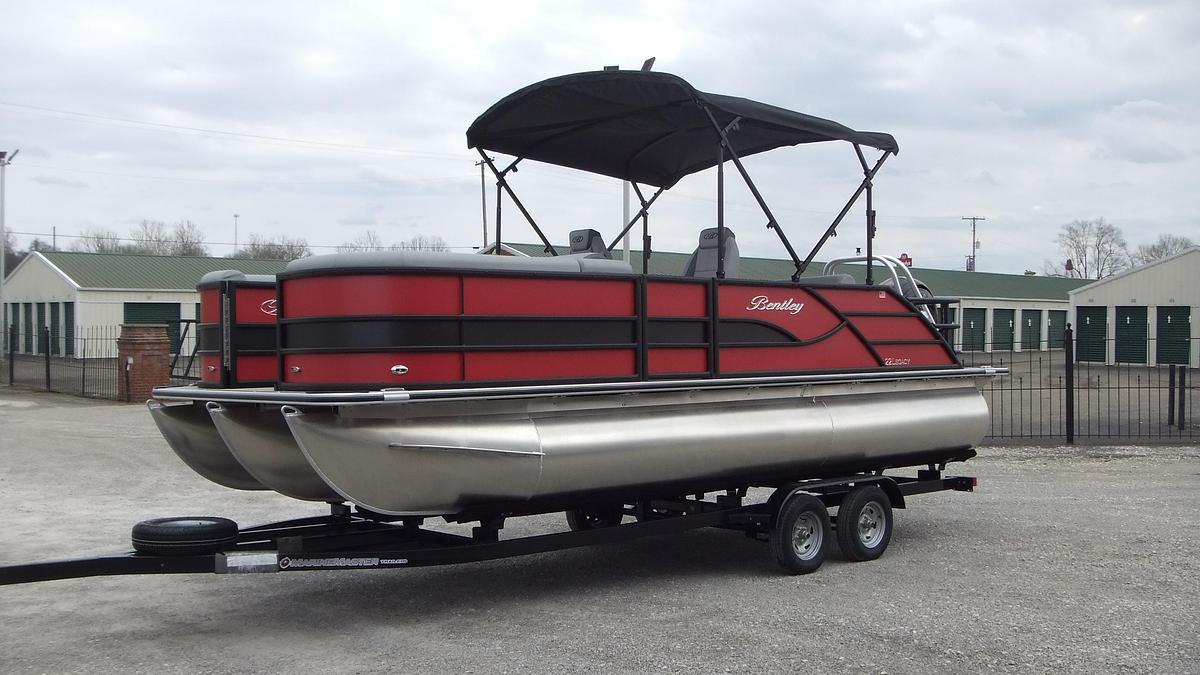 2026 Bentley Pontoons Legacy 223 Swingback