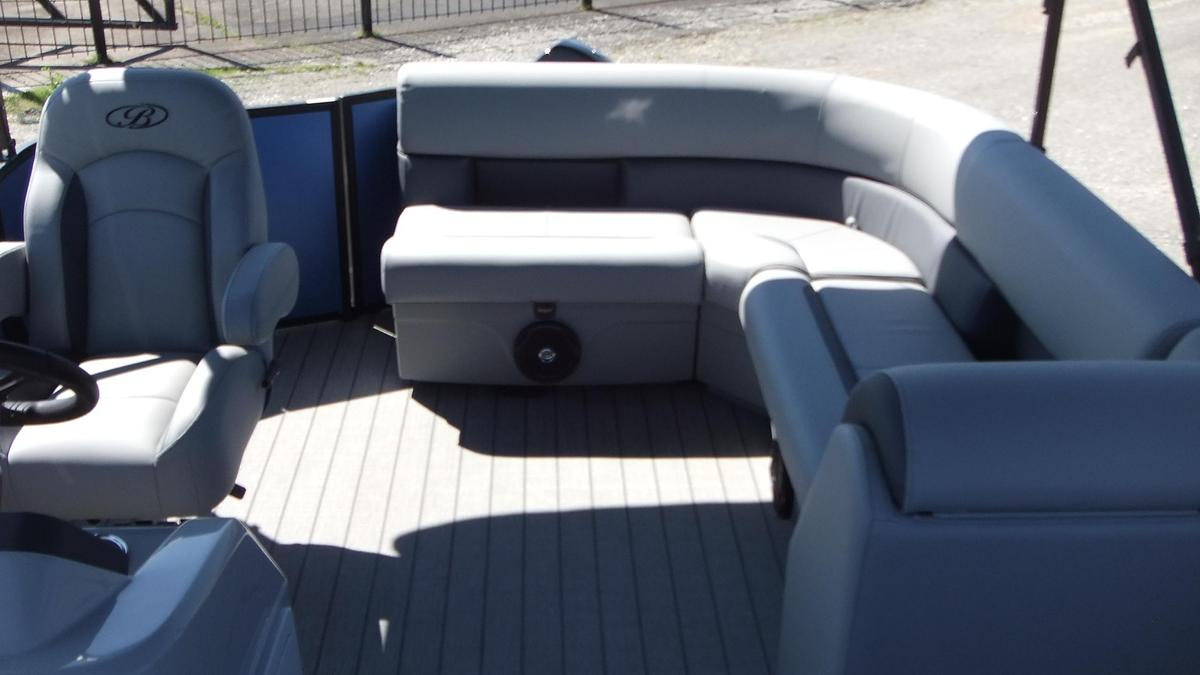 2026 Bentley Pontoons LE160