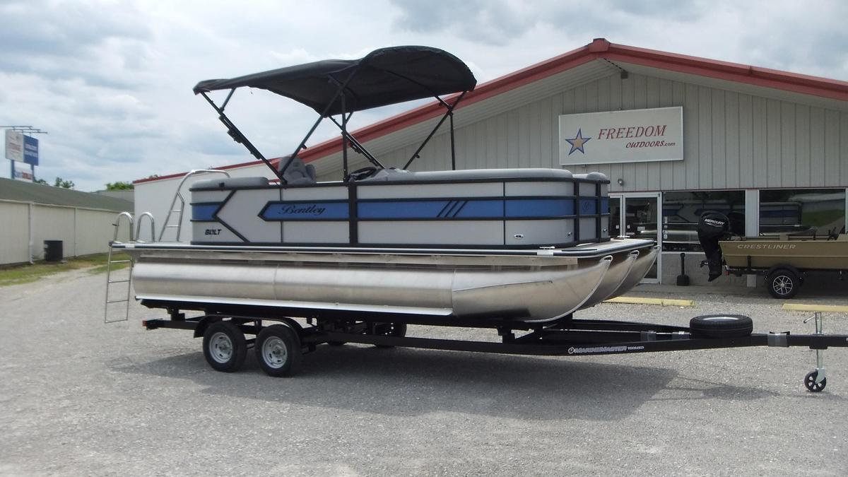 2026 Bentley Pontoons Bolt