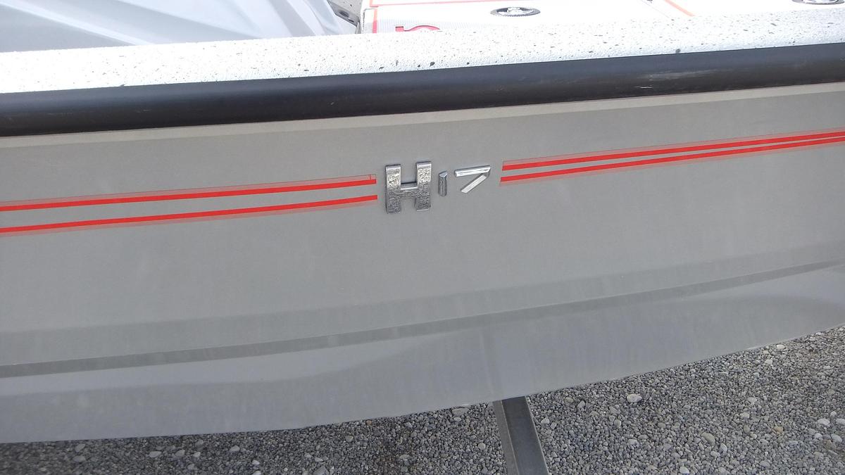 Used 2022  Xpress Boats H17