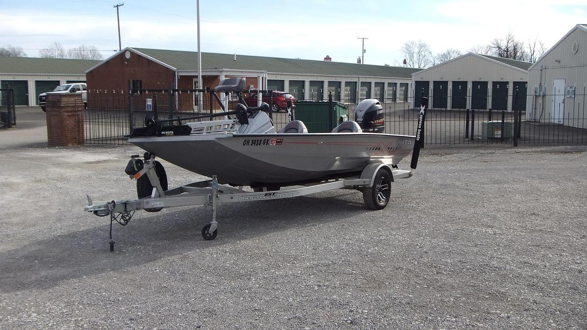 Used 2022  Xpress Boats H17