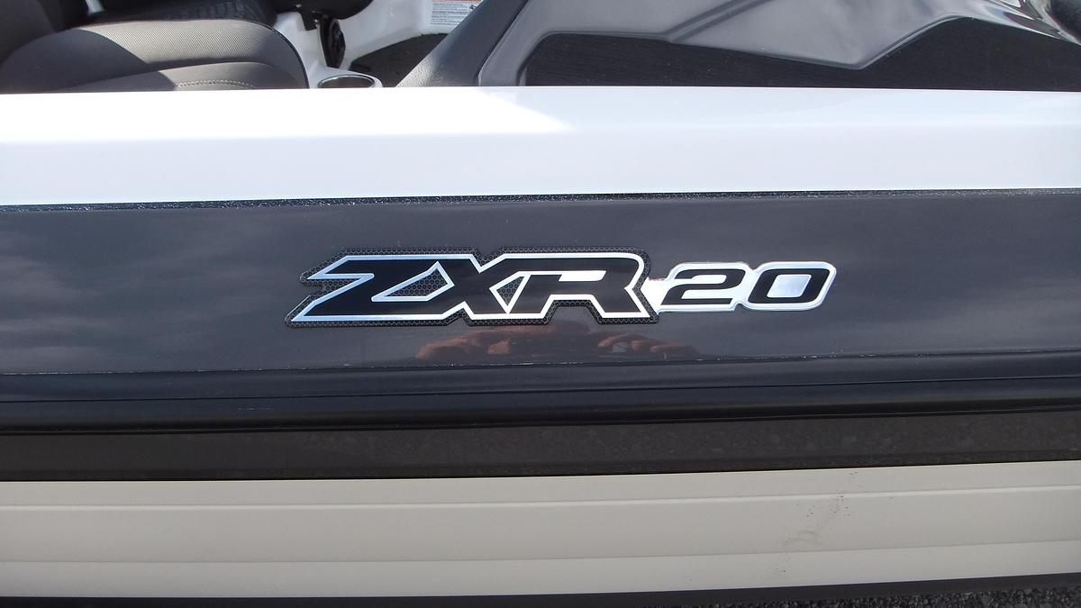 2025 Skeeter Boats ZXR20