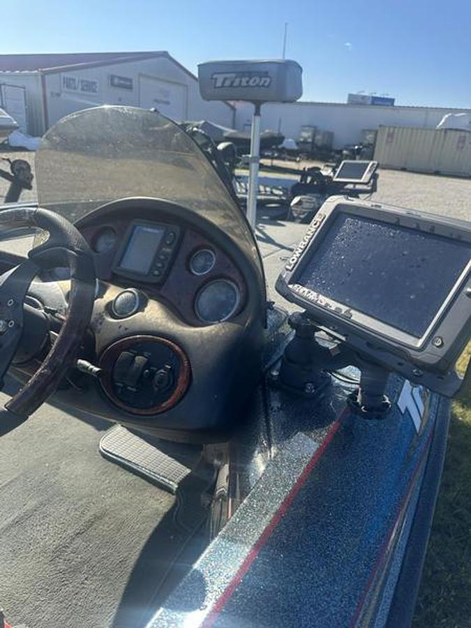 Used 2004 Triton Boats TR186
