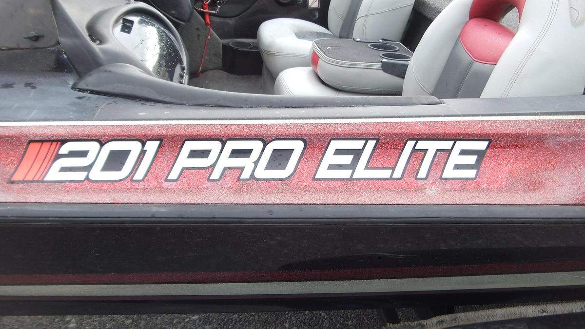 Used 1997 Stratos Boats 201 Pro Elite