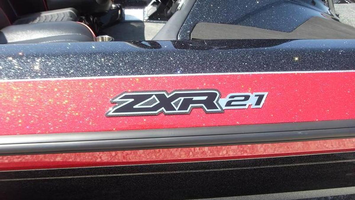 2025 Skeeter Boats ZXR21
