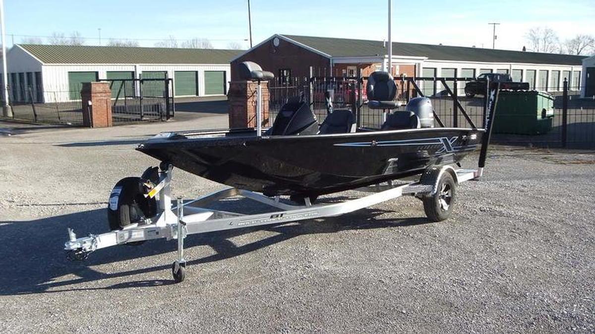 2025 Xpress Boats H17