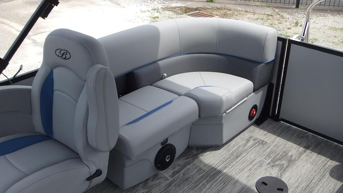 2026 Bentley Pontoons Bolt