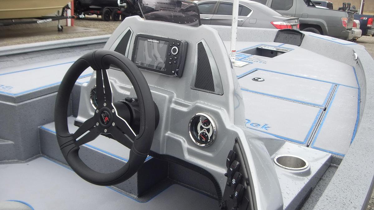 2026 Xpress Boats H18