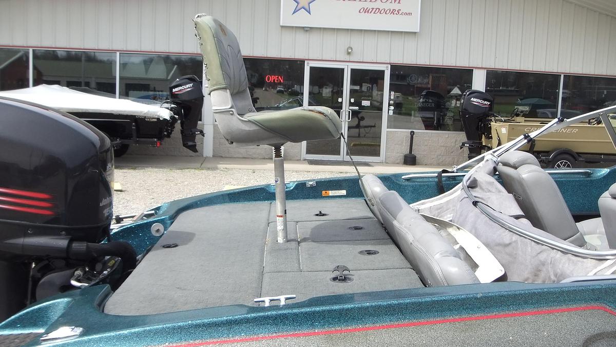 Used 2002 Stratos Boats 18XL F/S