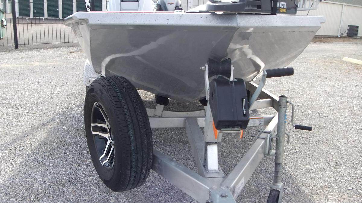 Used 2022  Xpress Boats H17