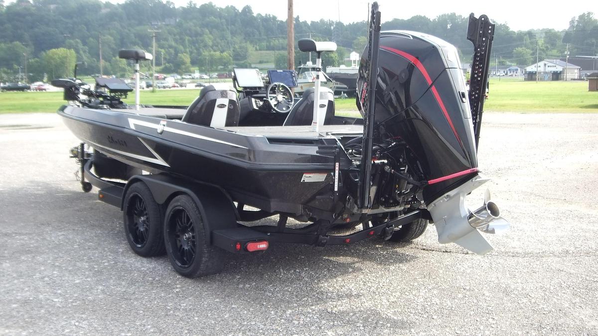 Used 2024 IKON Boats LXE20