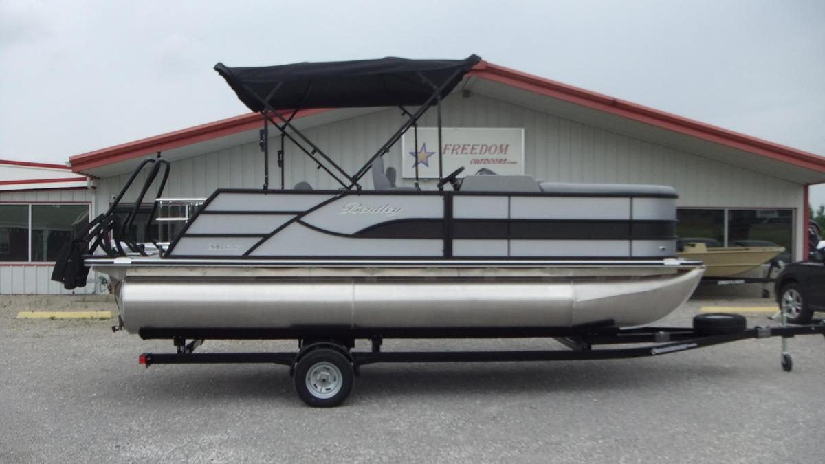 2026 Bentley Pontoons Legacy 200 Swingback