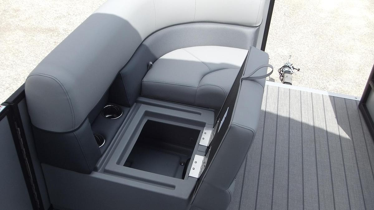 2026 Bentley Pontoons LE180