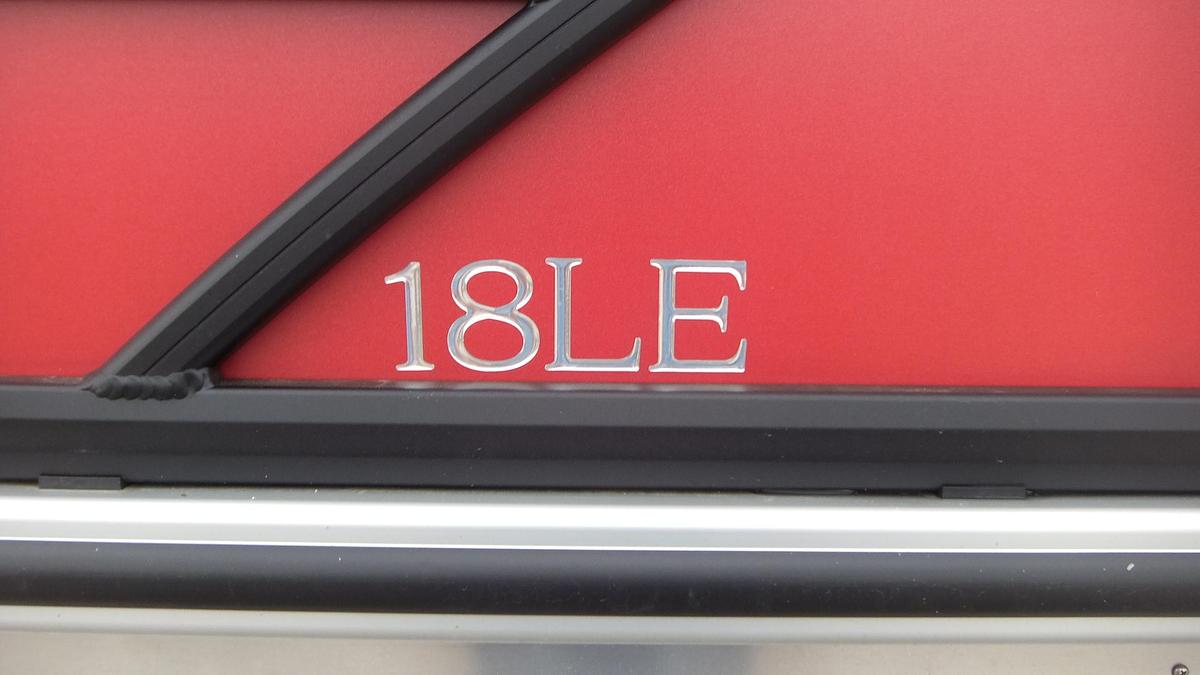 2026 Bentley Pontoons 18LE