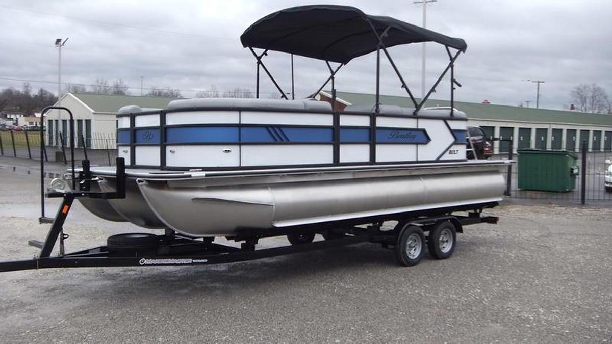 2025 Bentley Pontoons Bolt 223