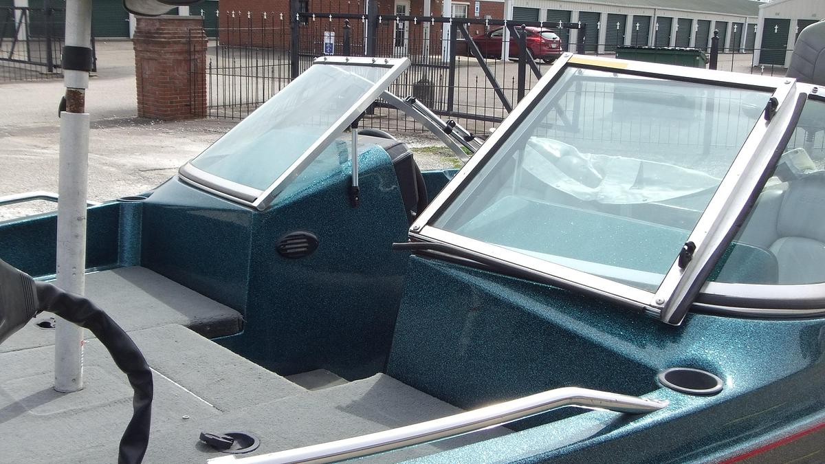 Used 2002 Stratos Boats 18XL F/S