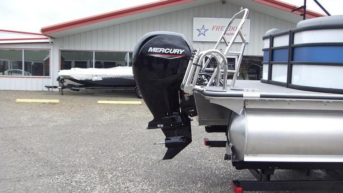 2025 Bentley Pontoons Bolt 223