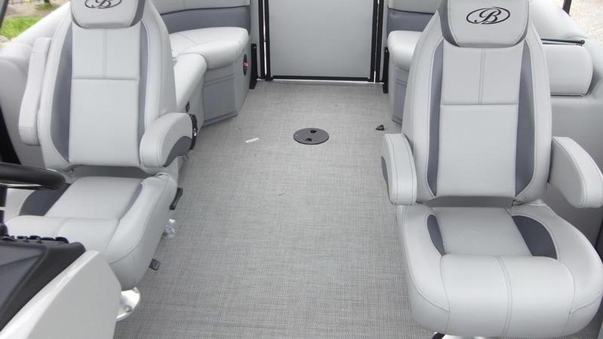 2025 Bentley Pontoons Legacy 200 Navigator