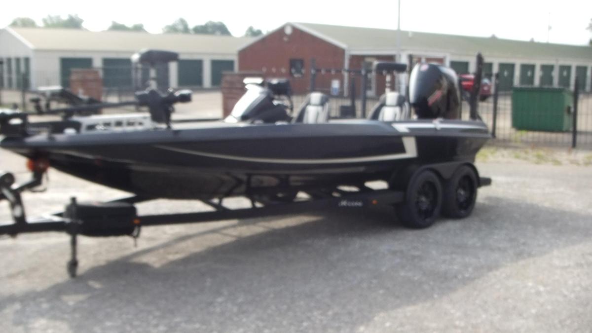 Used 2024 IKON Boats LXE20