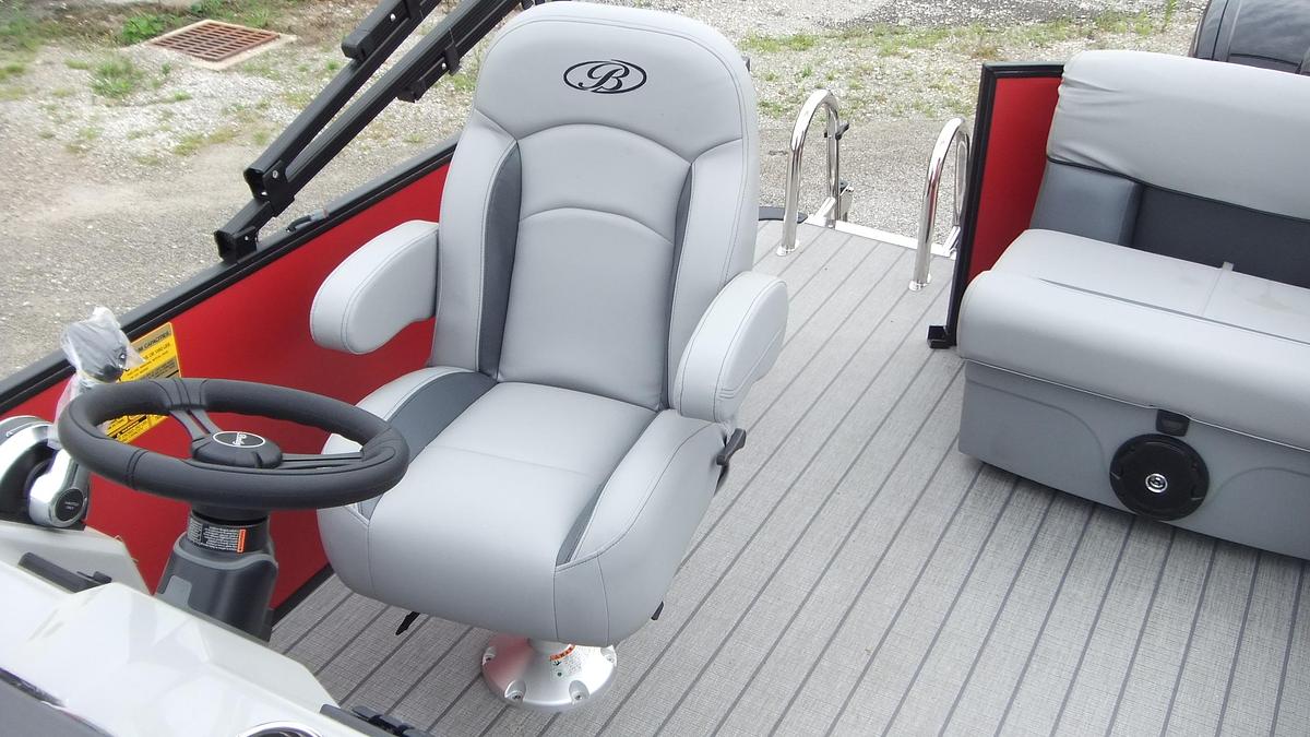 2026 Bentley Pontoons 18LE
