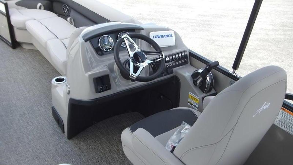 2025 Barletta Pontoons Aria A24QC