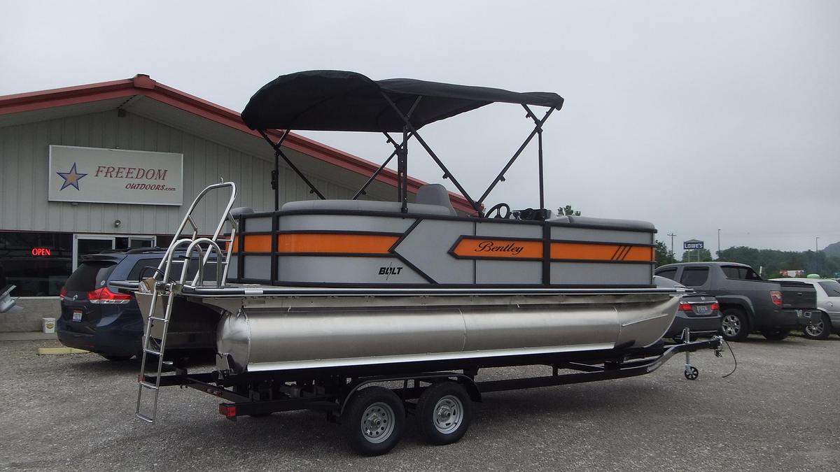 2027 Bentley Pontoons Bolt