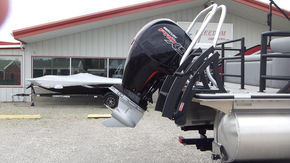 2026 Bentley Pontoons Legacy 223 Swingback
