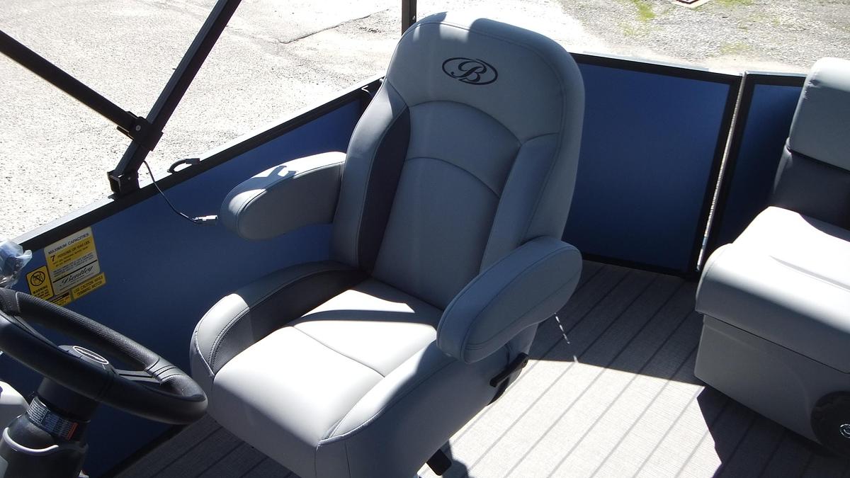 2026 Bentley Pontoons LE160