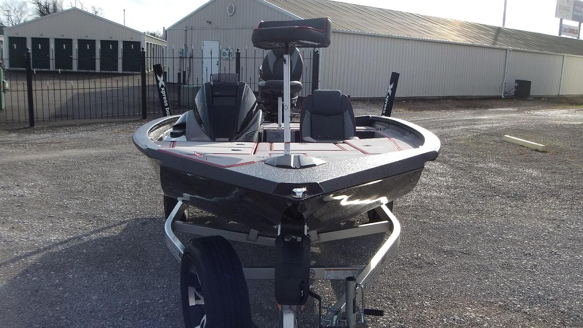 2026 Xpress Boats H18