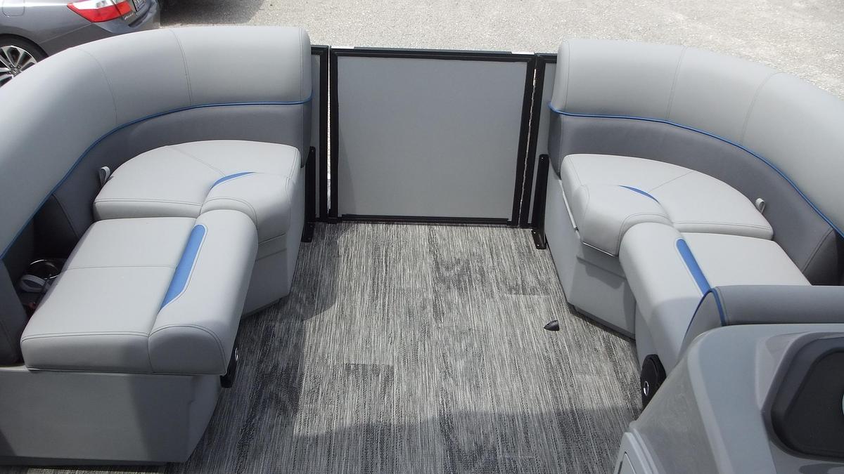 2026 Bentley Pontoons Bolt
