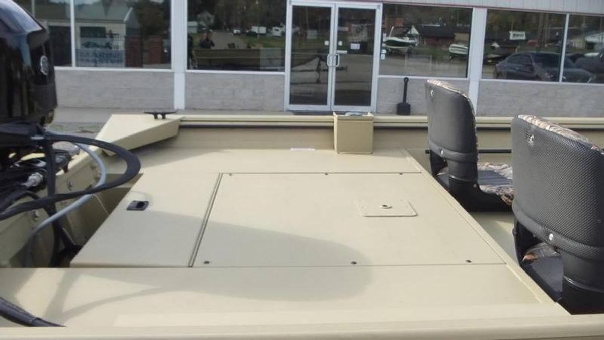2025 Crestliner Boats 1760 Retriever SC